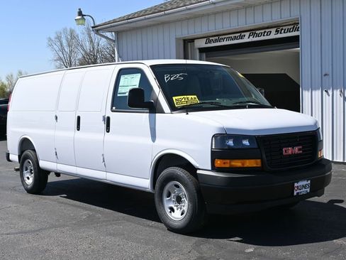 New 2026 GMC Savana 3500 Extended image 2