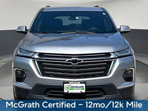 Used 2023 Chevrolet Traverse LT w/ LT Premium Package AWD/4WD image 2