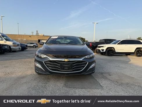 Used 2021 Chevrolet Malibu LS FWD image 2