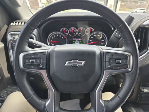 Used 2022 Chevrolet Silverado 1500 LT Trail Boss w/ Bed Protection Package AWD/4WD image 13