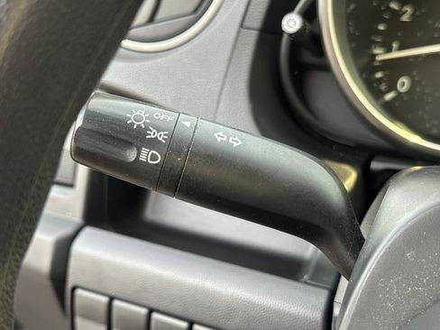 Used 2015 MAZDA MAZDA5 Sport image 16