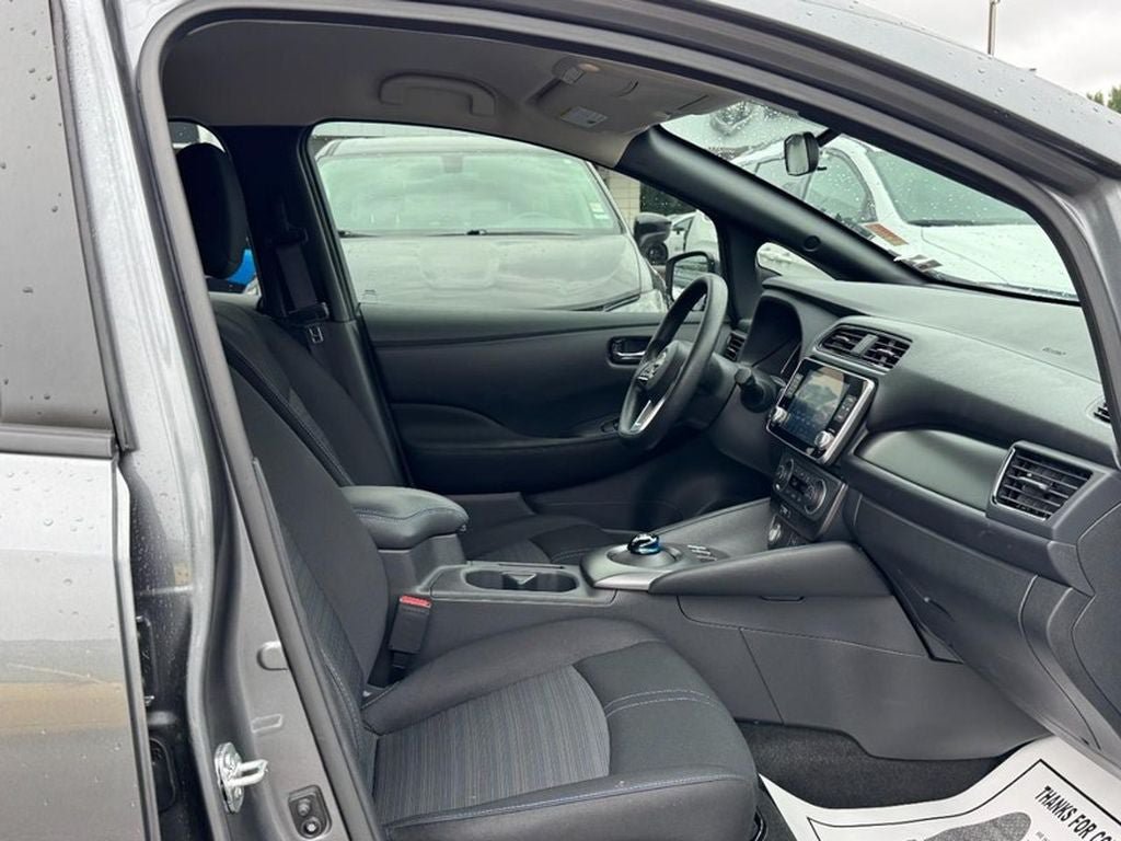 Used 2025 Nissan Leaf S FWD image 17