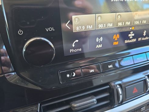 Used 2022 Nissan Pathfinder SL w/ SL Premium Package image 15