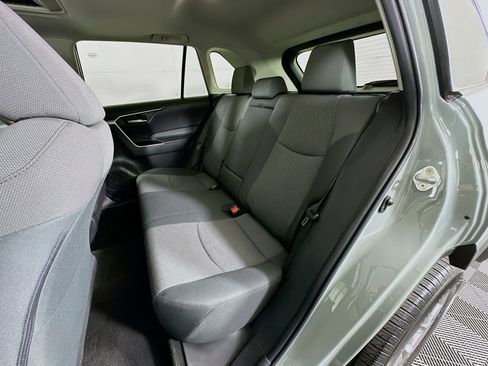Used 2022 Toyota RAV4 XLE w/ Convenience Package image 25