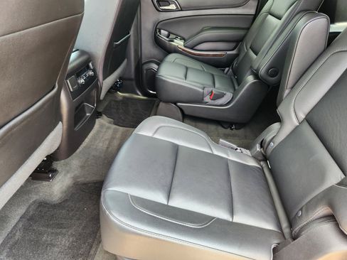 Used 2016 Chevrolet Suburban LT RWD image 12