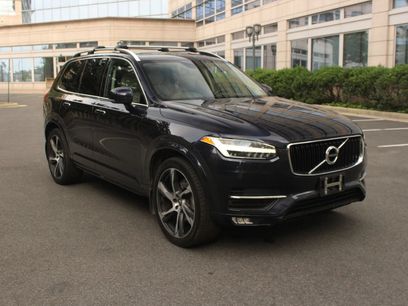Used 2017 Volvo XC90 T6 Momentum