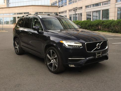 Used 2017 Volvo XC90 T6 Momentum AWD/4WD image 1