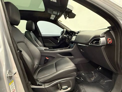 Used 2019 Jaguar F-PACE Premium image 58