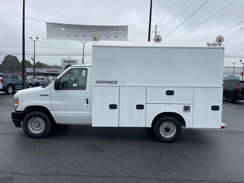 New 2026 Ford E-350 and Econoline 350 Super Duty w/ Power Equipment Group RWD image 6