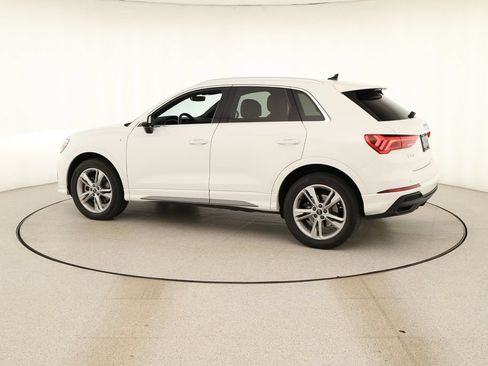 Certified 2023 Audi Q3 2.0T Premium w/ Convenience Package AWD/4WD image 3