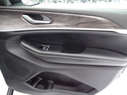 Used 2023 Jeep Grand Cherokee L Limited w/ Luxury Tech Group II image 53