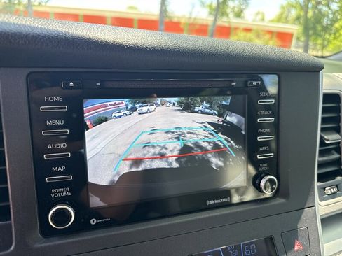 Used 2020 Toyota Sienna LE FWD image 37