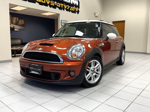 Used 2011 MINI Cooper S image 2