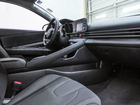 Used 2022 Hyundai Elantra SEL w/ Cargo Package FWD image 12