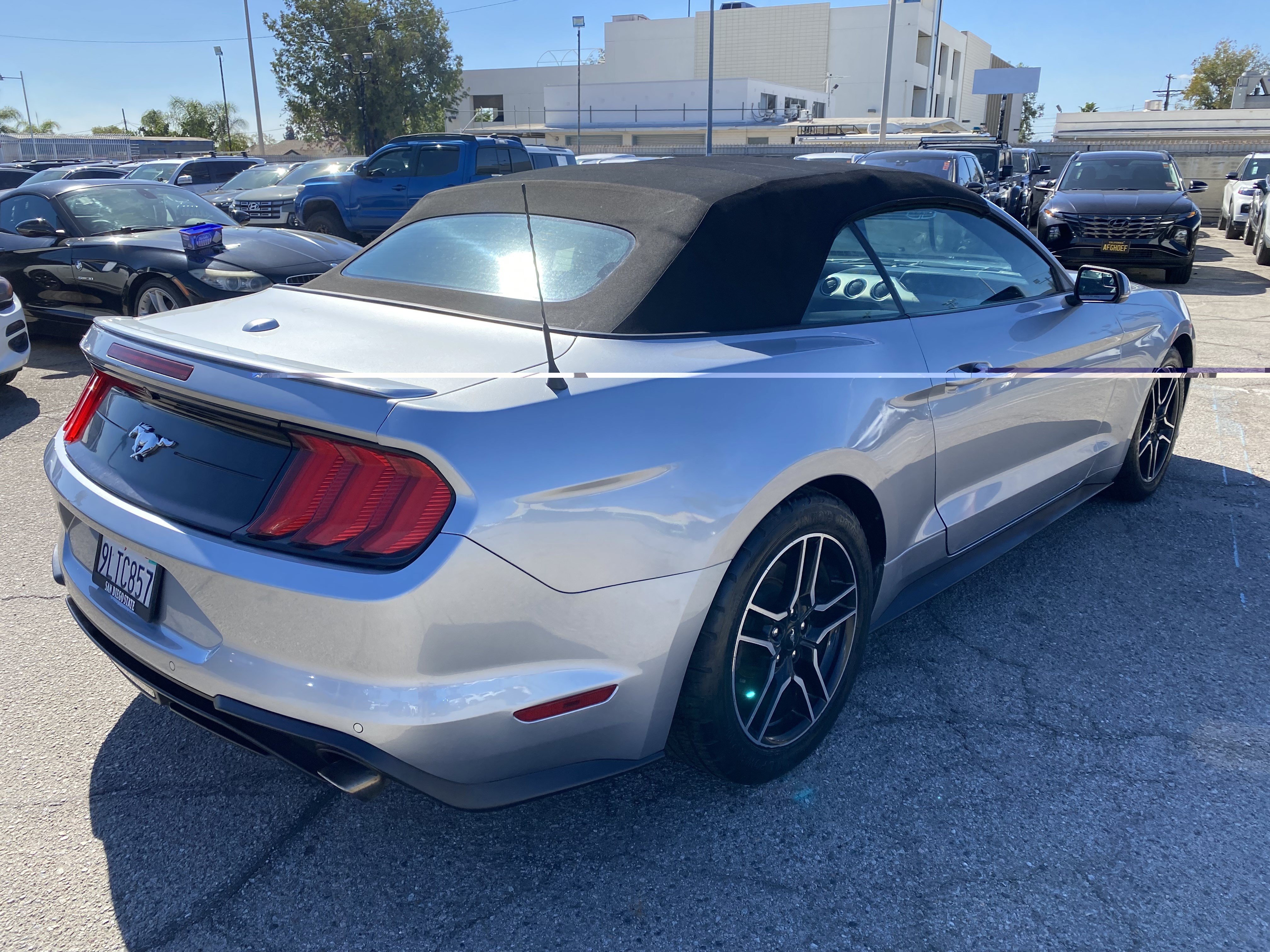 Used 2020 Ford Mustang Premium RWD image 8