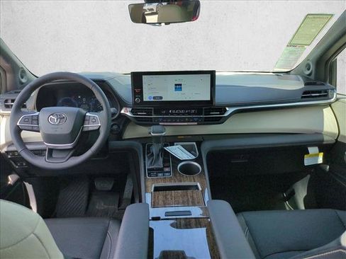 New 2026 Toyota Sienna Limited FWD image 14
