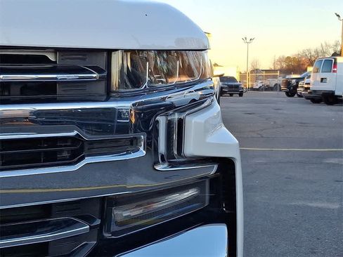 Used 2021 Chevrolet Silverado 1500 LTZ w/ Z71 Off-Road Package image 9