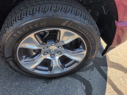 Used 2022 RAM 1500 Laramie AWD/4WD image 15