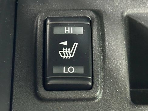 Used 2024 Nissan Titan SV w/ SV Convenience Package AWD/4WD image 20