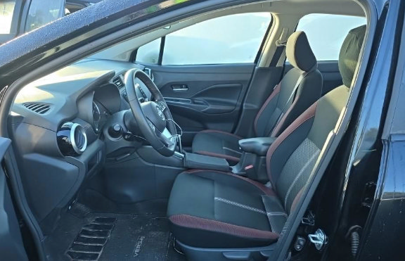 Used 2025 Nissan Versa SR w/ Trunk Package FWD image 7