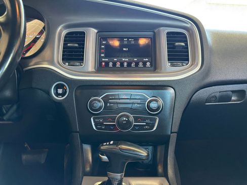 Used 2022 Dodge Charger SXT RWD image 17