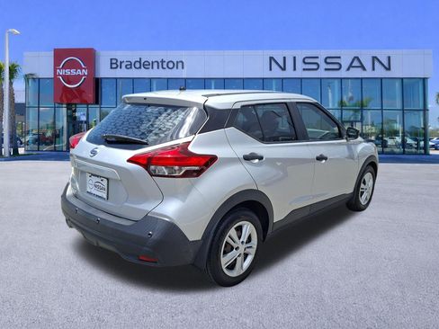 Used 2020 Nissan Kicks S FWD image 5