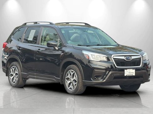 Used 2020 Subaru Forester Premium AWD/4WD image 9