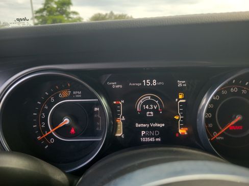Used 2018 Jeep Wrangler Unlimited Sahara AWD/4WD image 21