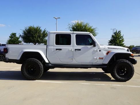 Used 2025 Jeep Gladiator Sport AWD/4WD image 10