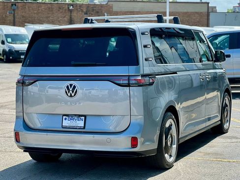 Used 2025 Volkswagen ID. Buzz Pro S RWD image 33