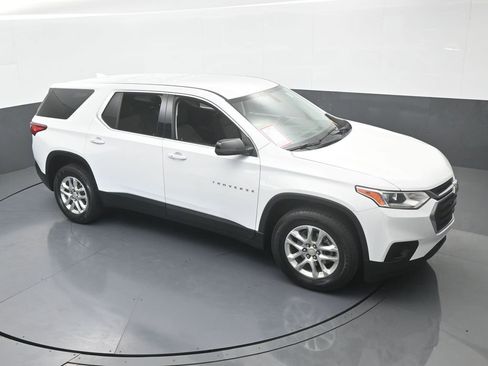 Used 2021 Chevrolet Traverse LS image 49