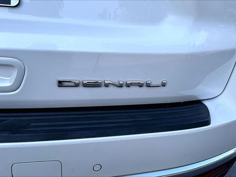 Used 2022 GMC Yukon XL Denali w/ Denali Premium Package RWD image 10