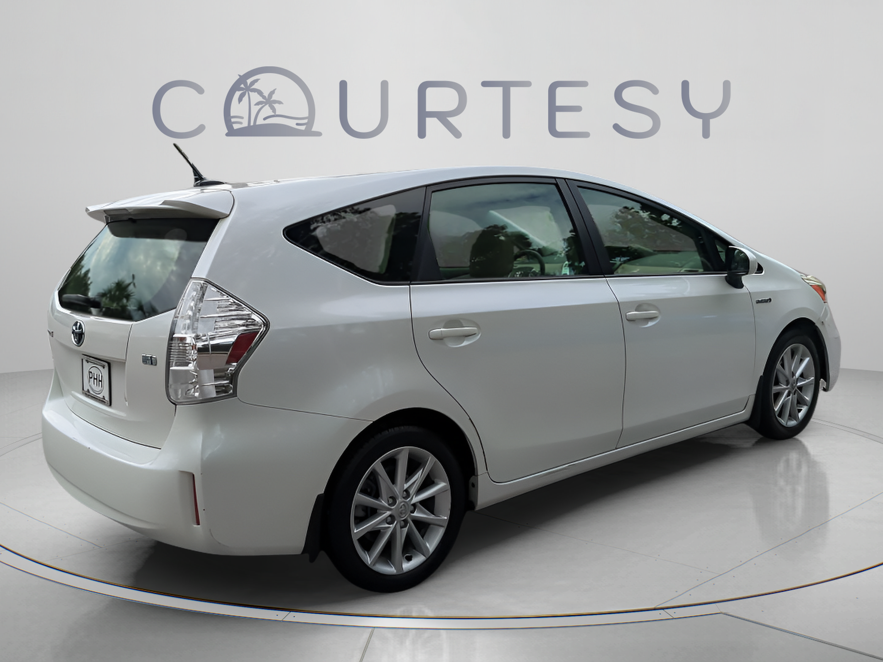 Used 2014 Toyota Prius V Five FWD image 7
