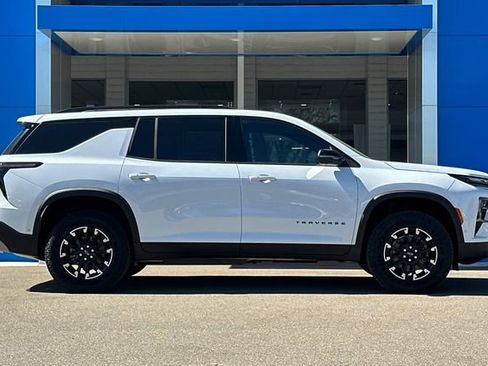 New 2026 Chevrolet Traverse Z71 w/ Enhanced Driving Package image 4