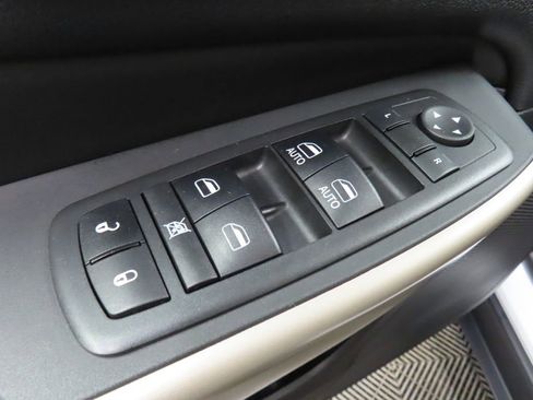 Used 2018 Jeep Cherokee Limited w/ High Altitude Package image 58