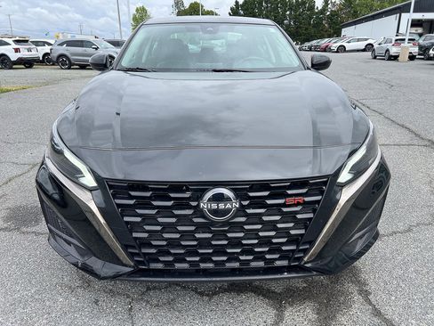 Used 2024 Nissan Altima 2.5 SR FWD image 10