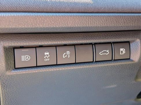 Used 2025 Toyota Camry LE w/ Convenience Package image 10