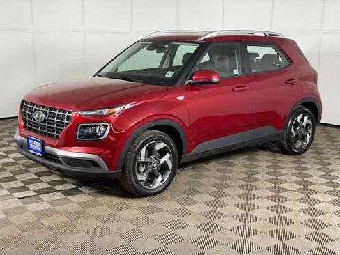 Certified 2025 Hyundai Venue Limited FWD image 7