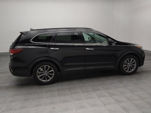 Used 2017 Hyundai Santa Fe SE image 10