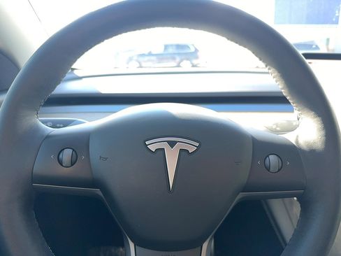 Used 2022 Tesla Model Y Performance image 18