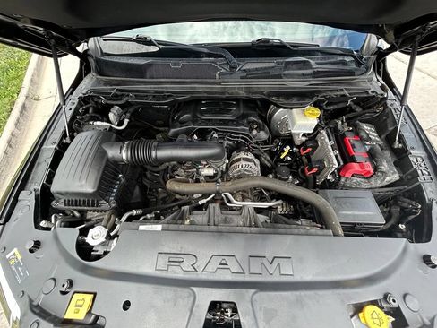 Used 2019 RAM 1500 Limited w/ Body Color Bumper Group AWD/4WD image 32