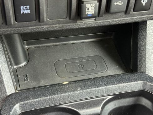 Used 2020 Toyota Tacoma TRD Sport AWD/4WD image 28