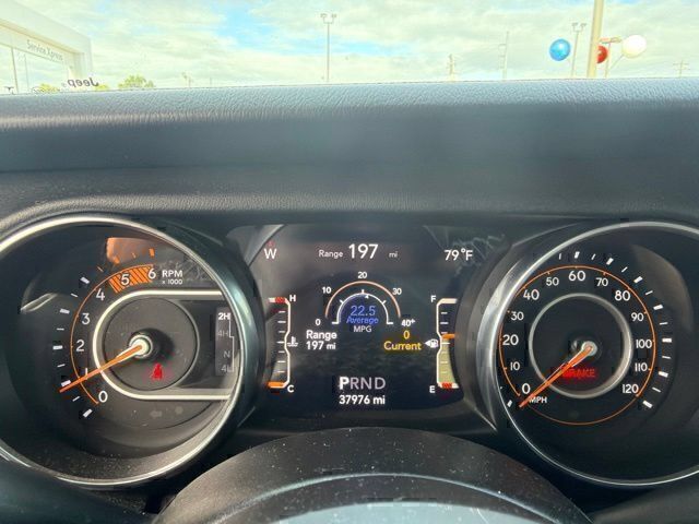 Used 2022 Jeep Wrangler Unlimited Sahara AWD/4WD image 13