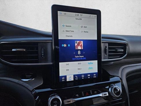 Used 2023 Ford Explorer Platinum w/ Technology Package image 13