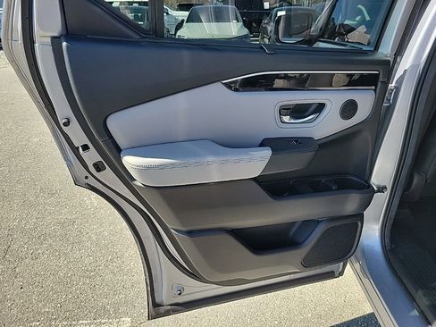 Used 2024 Honda Pilot Touring image 28