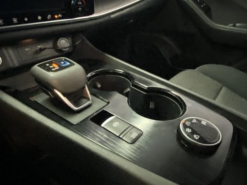 Used 2022 Nissan Rogue SV AWD/4WD image 19