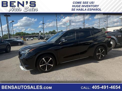 Used 2021 Toyota Highlander XSE FWD image 1