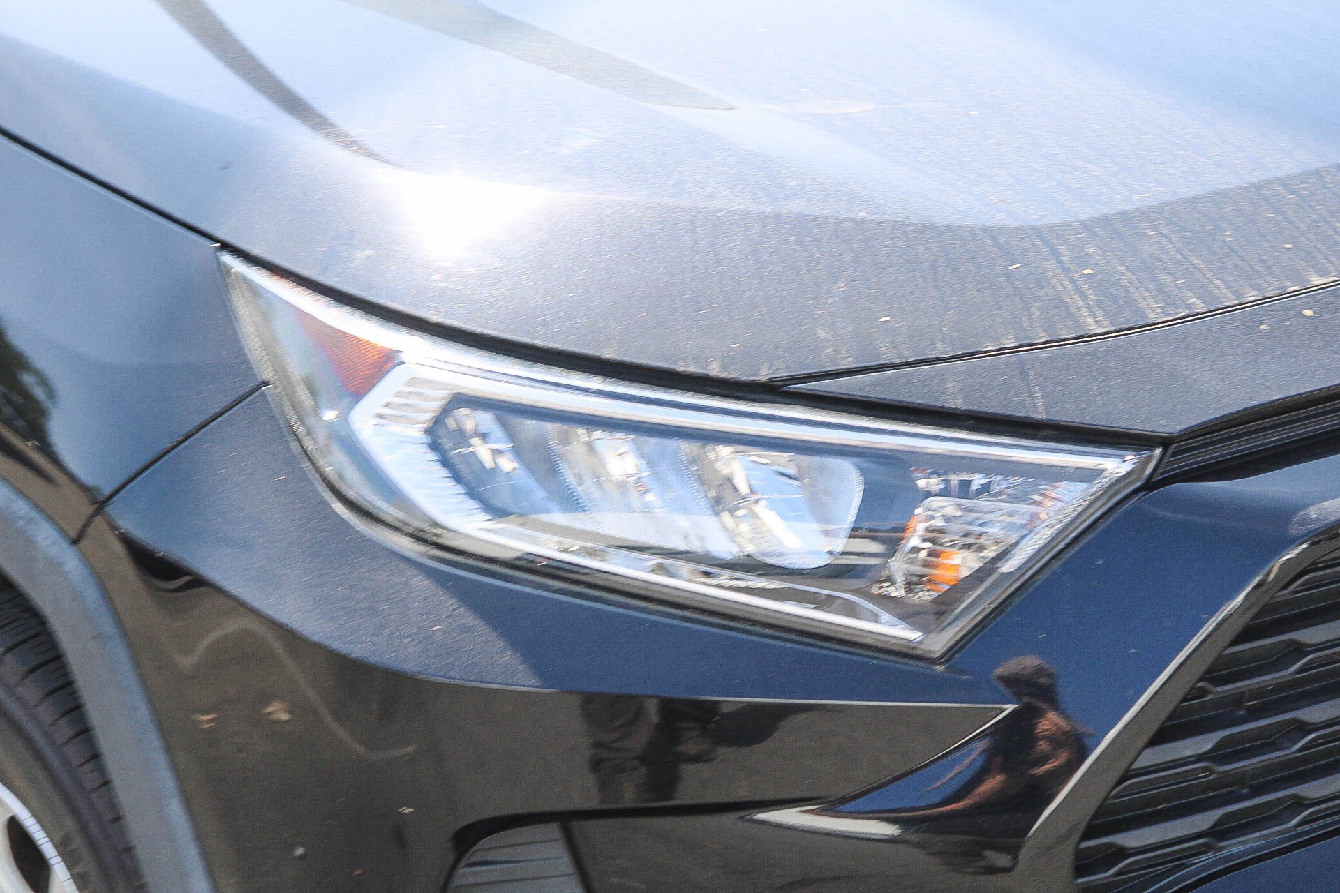 Used 2021 Toyota RAV4 XLE FWD image 5
