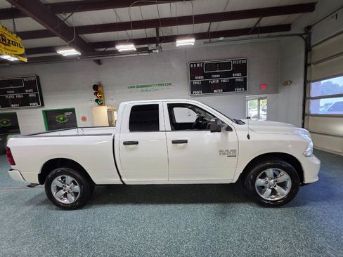 Used 2019 RAM 1500 Express w/ Express Value Package AWD/4WD image 5