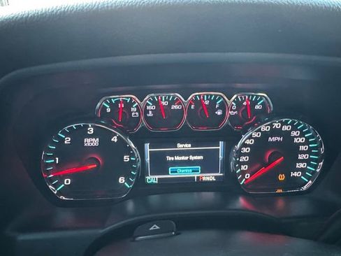 Used 2018 Chevrolet Silverado 1500 LT w/ Texas Edition image 11